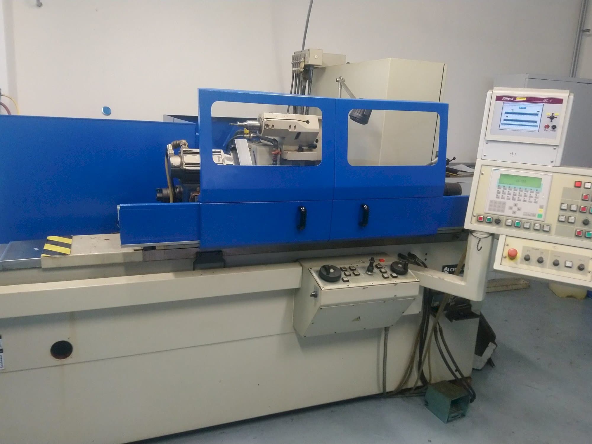 A Cetos									 BUA 25A/750  gép elölnézete