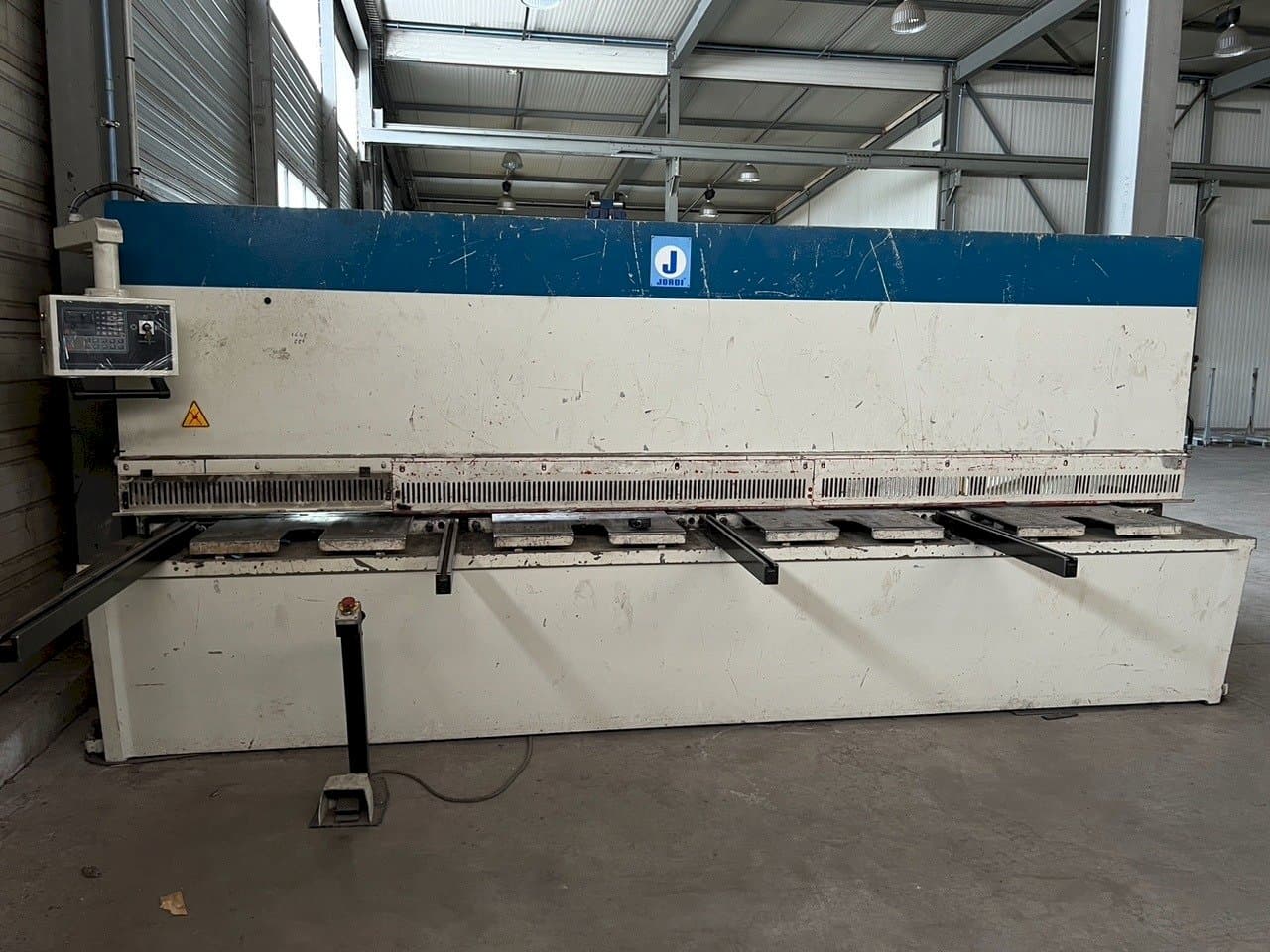 A JORDI CH 413  gép elölnézete