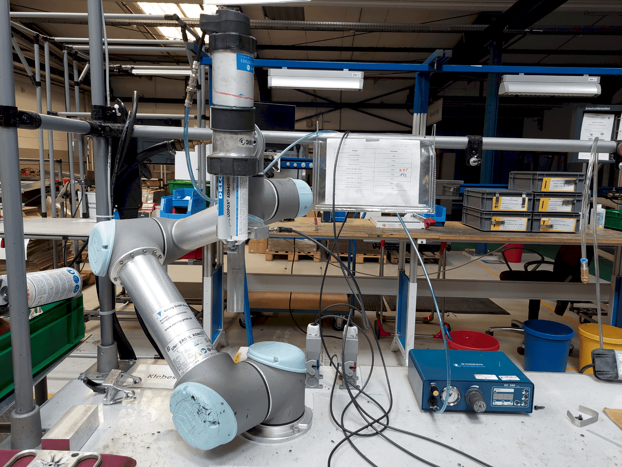 A Universal Robots UR5  gép elölnézete