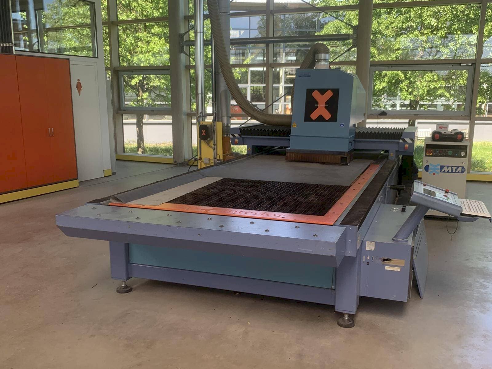 A SEI X-TYPE  gép elölnézete