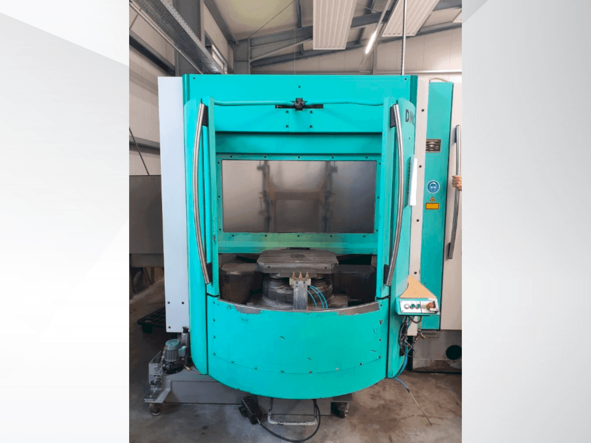 A DECKEL MAHO DMC 60H hi-dyn  gép elölnézete