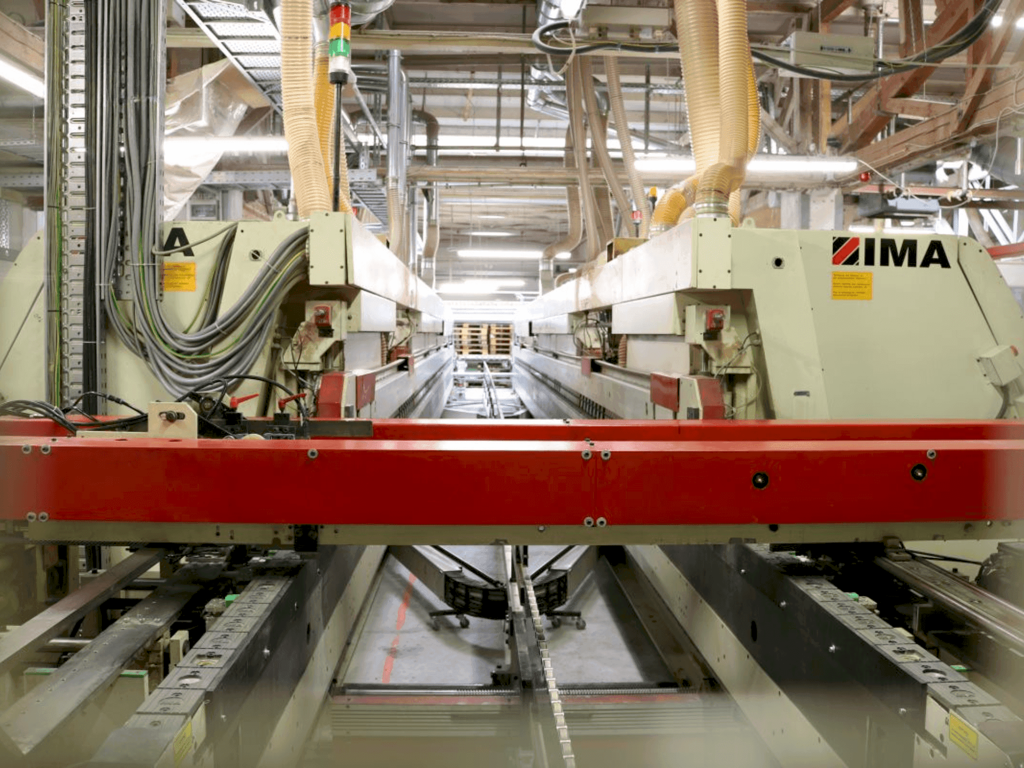 A IMA Angular transfer  gép elölnézete