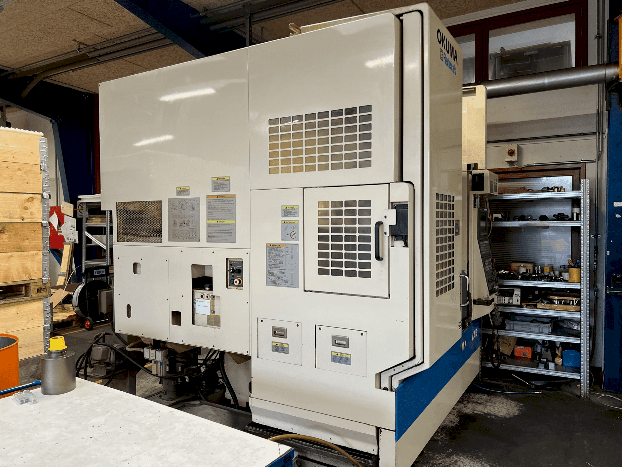 A Okuma MX-45 VAE  gép elölnézete