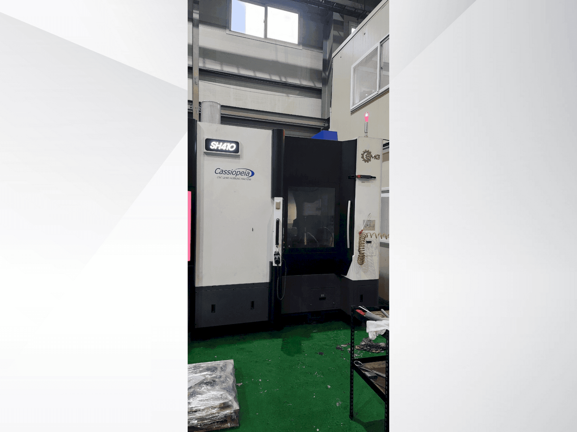 A SMG SH410  gép elölnézete