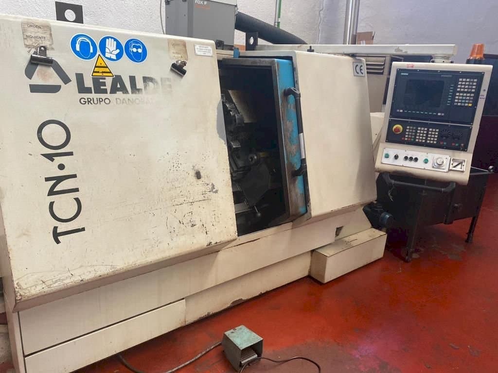 A Lealde TCN-10  gép elölnézete