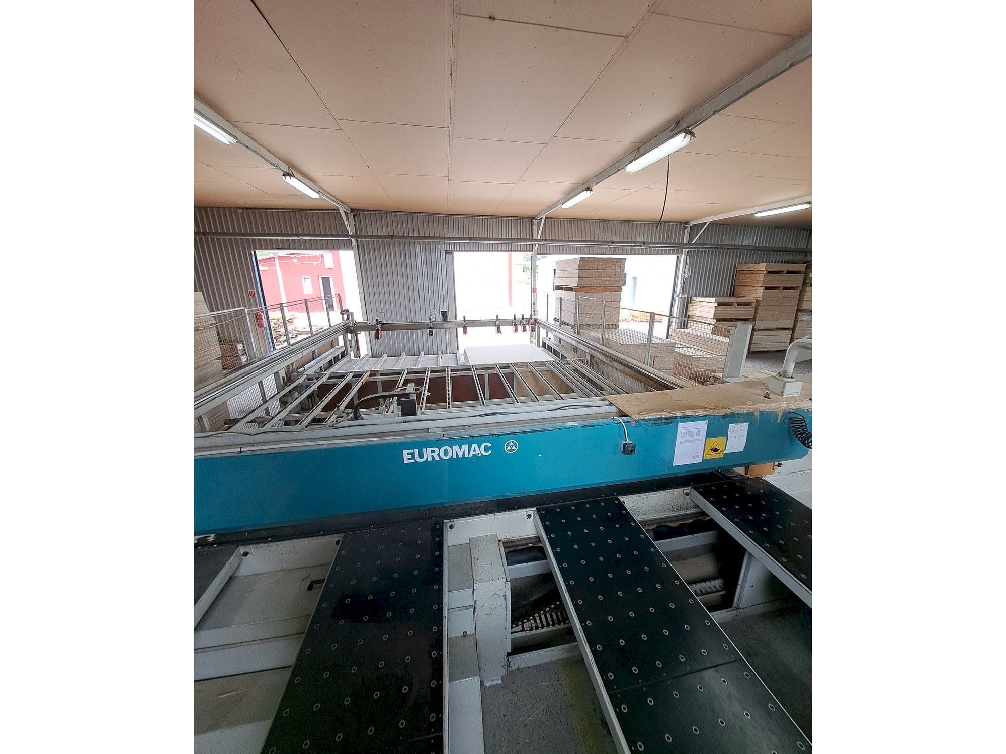 A Euromac LOGICA PINZE TAVOLA 4500  gép elölnézete