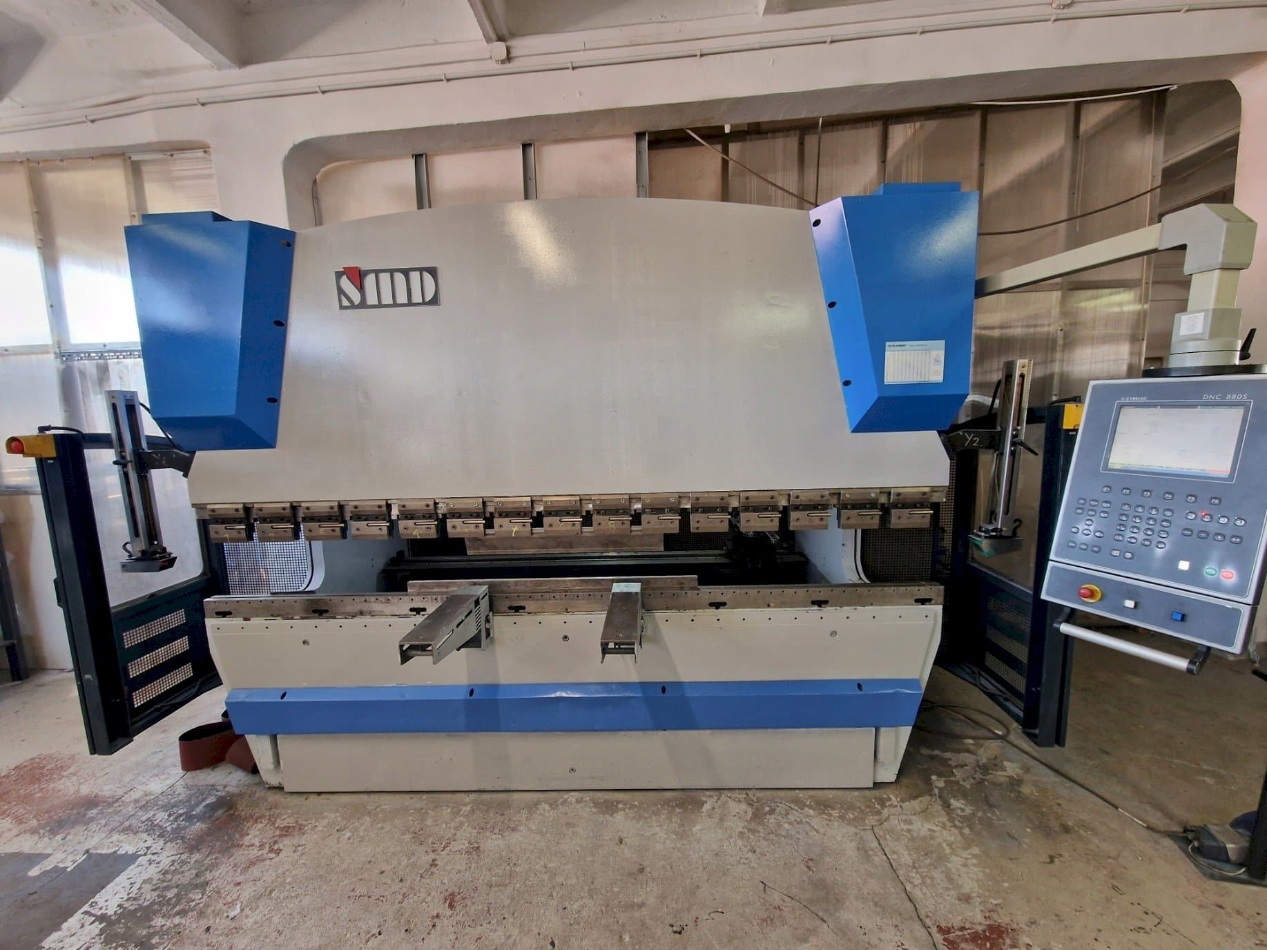 A SMD PBH 3100  gép elölnézete