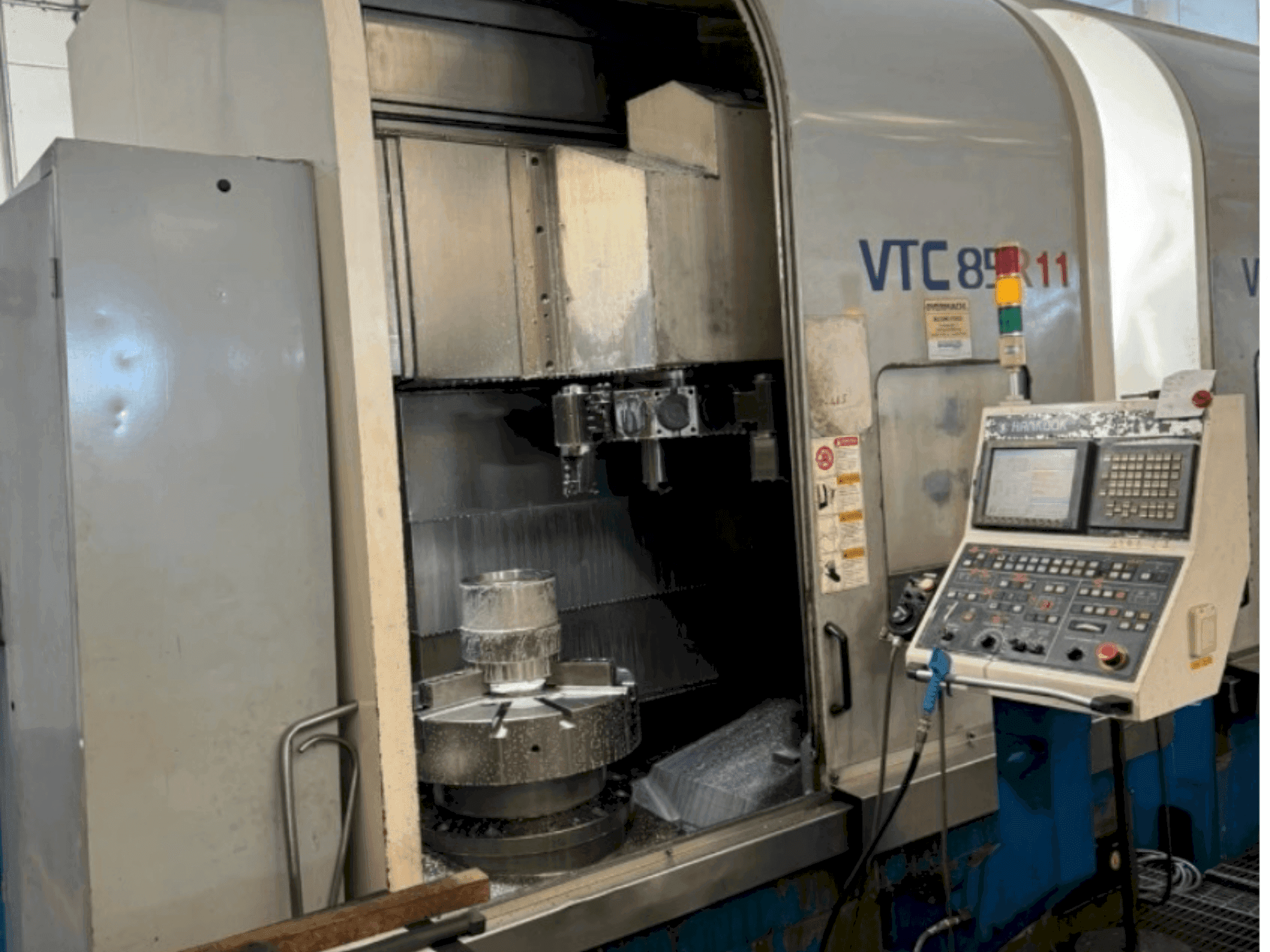 A HANKOOK VTC 85  gép elölnézete