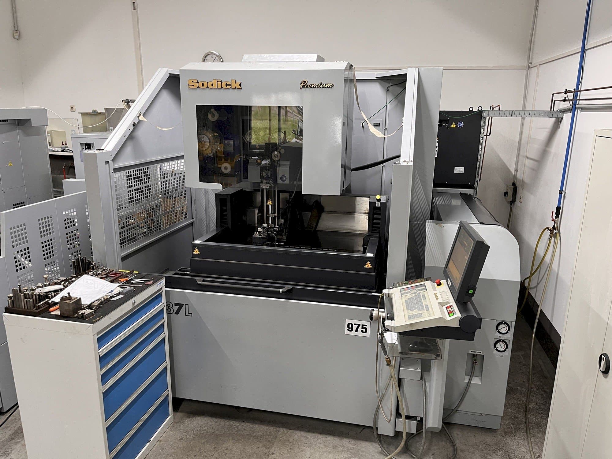 A Sodick AQ537L  gép elölnézete