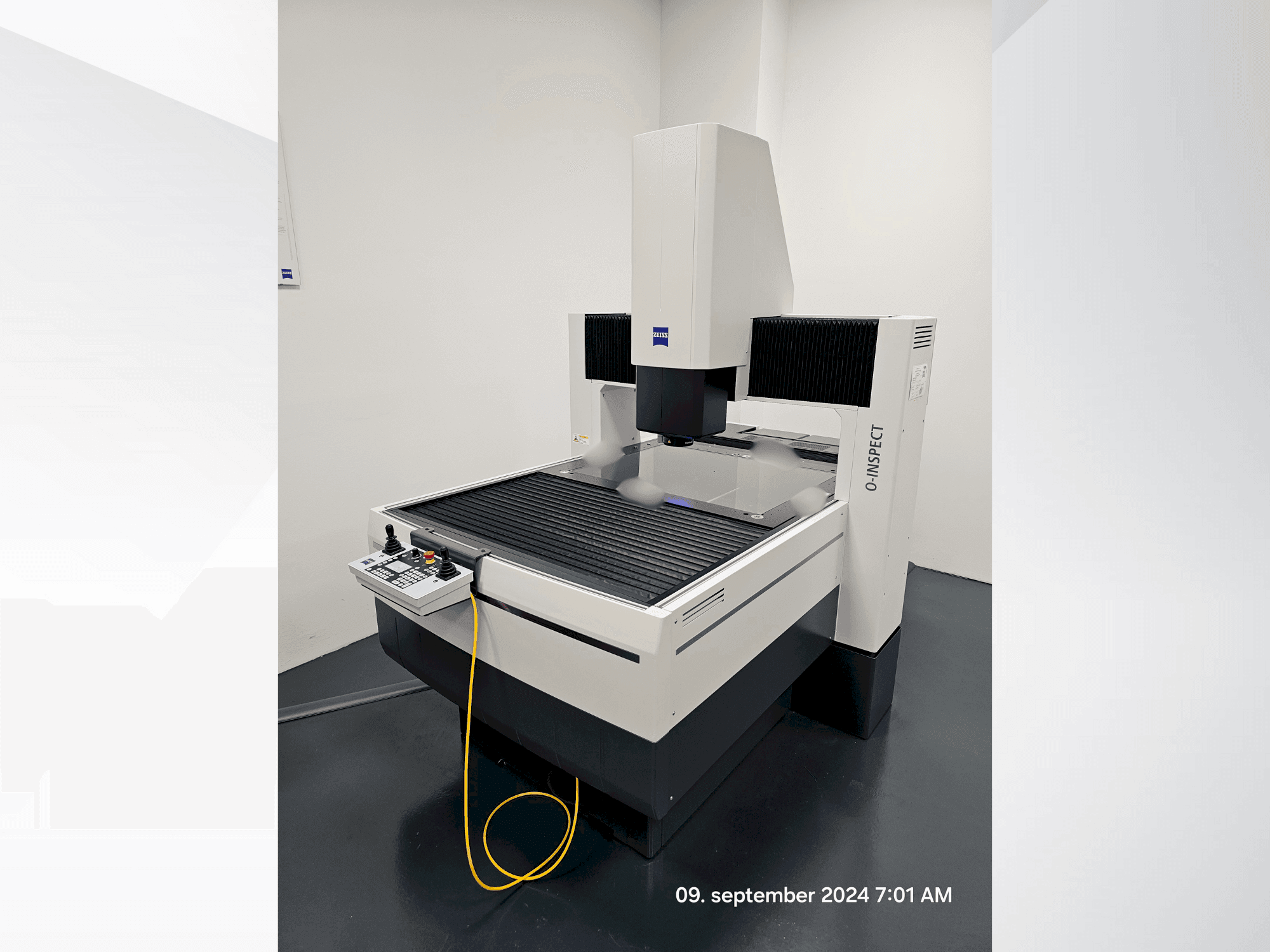 A ZEISS 0-inspect  gép elölnézete