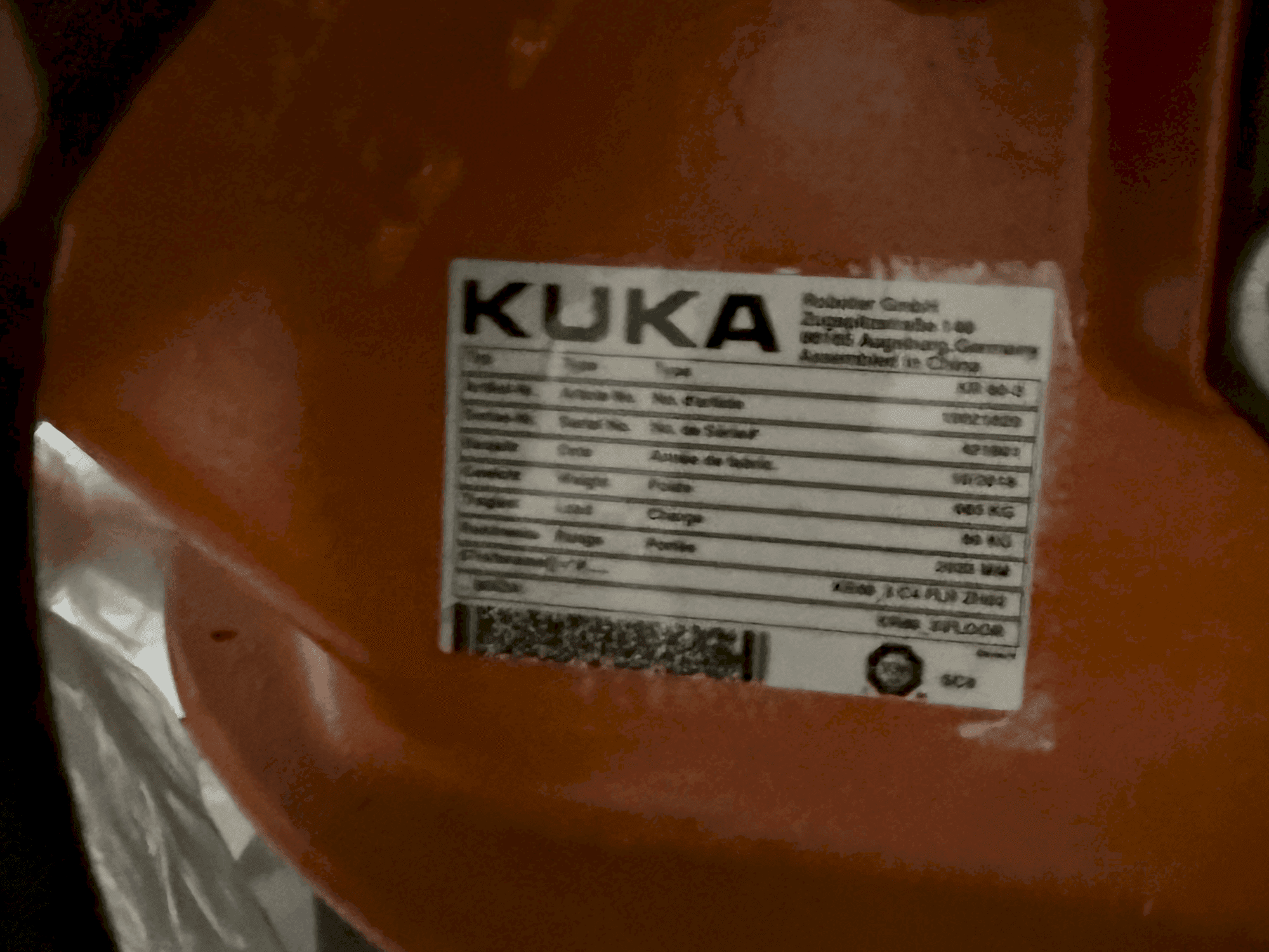 A KUKA KR16-2  gép adattáblája