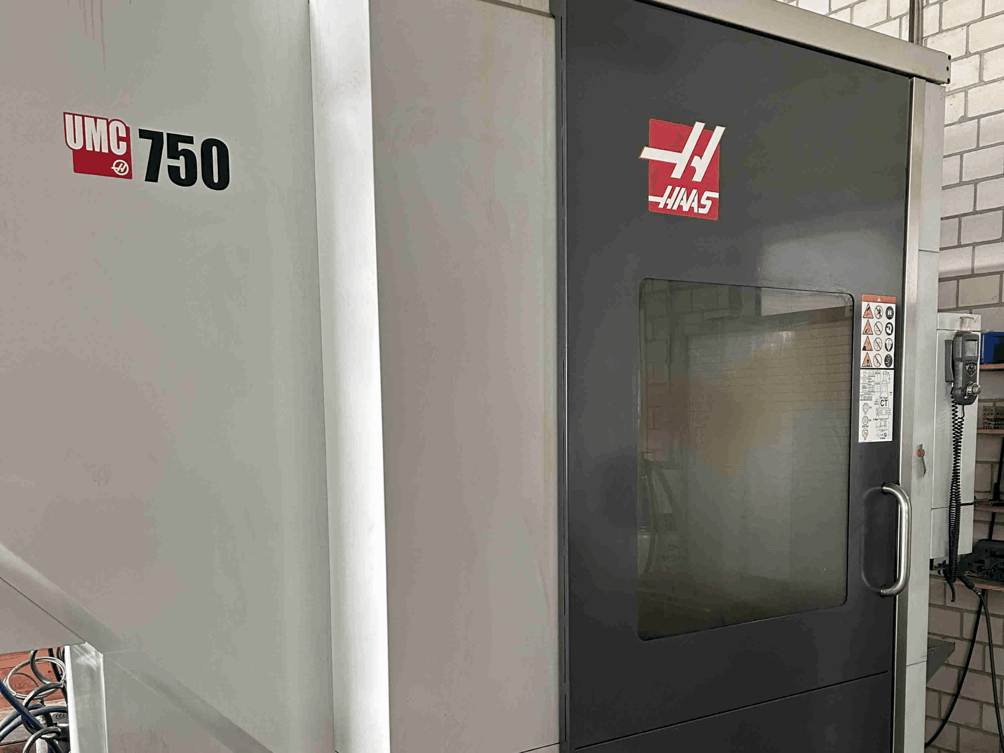 A HAAS UMC-750  gép elölnézete