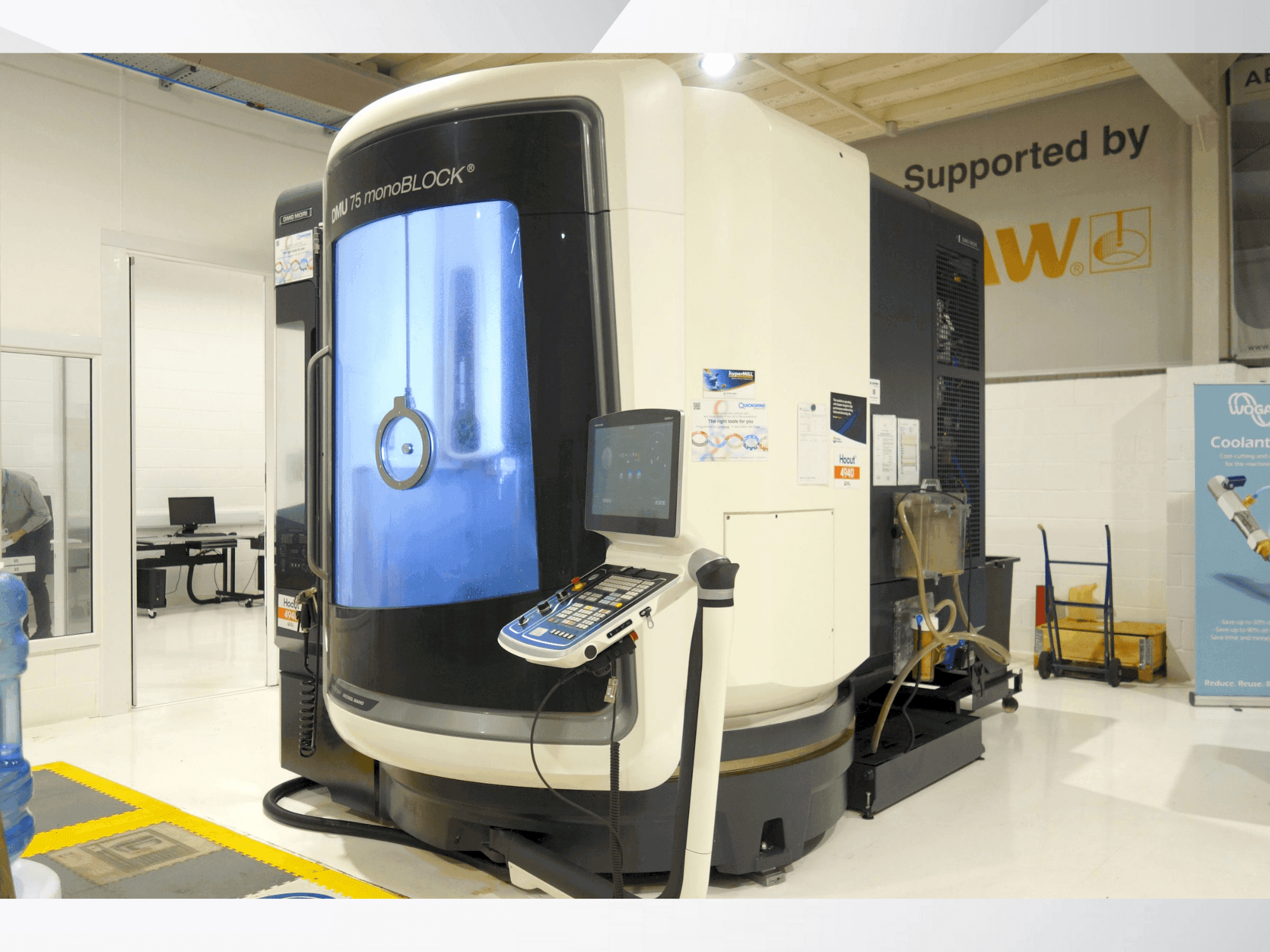 A DMG MORI DMU 75 Monoblock  gép elölnézete