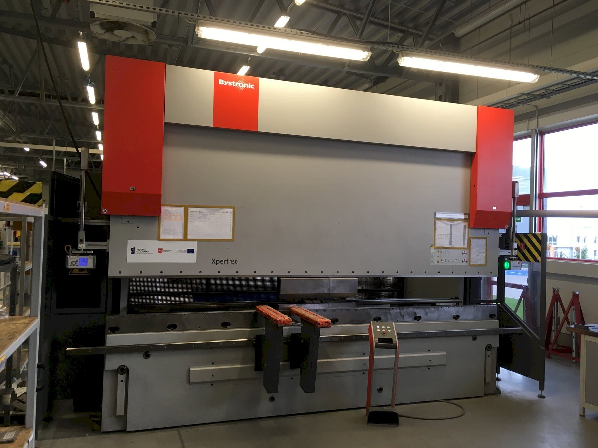 A Bystronic Xpert 150/4100 gép elölnézete