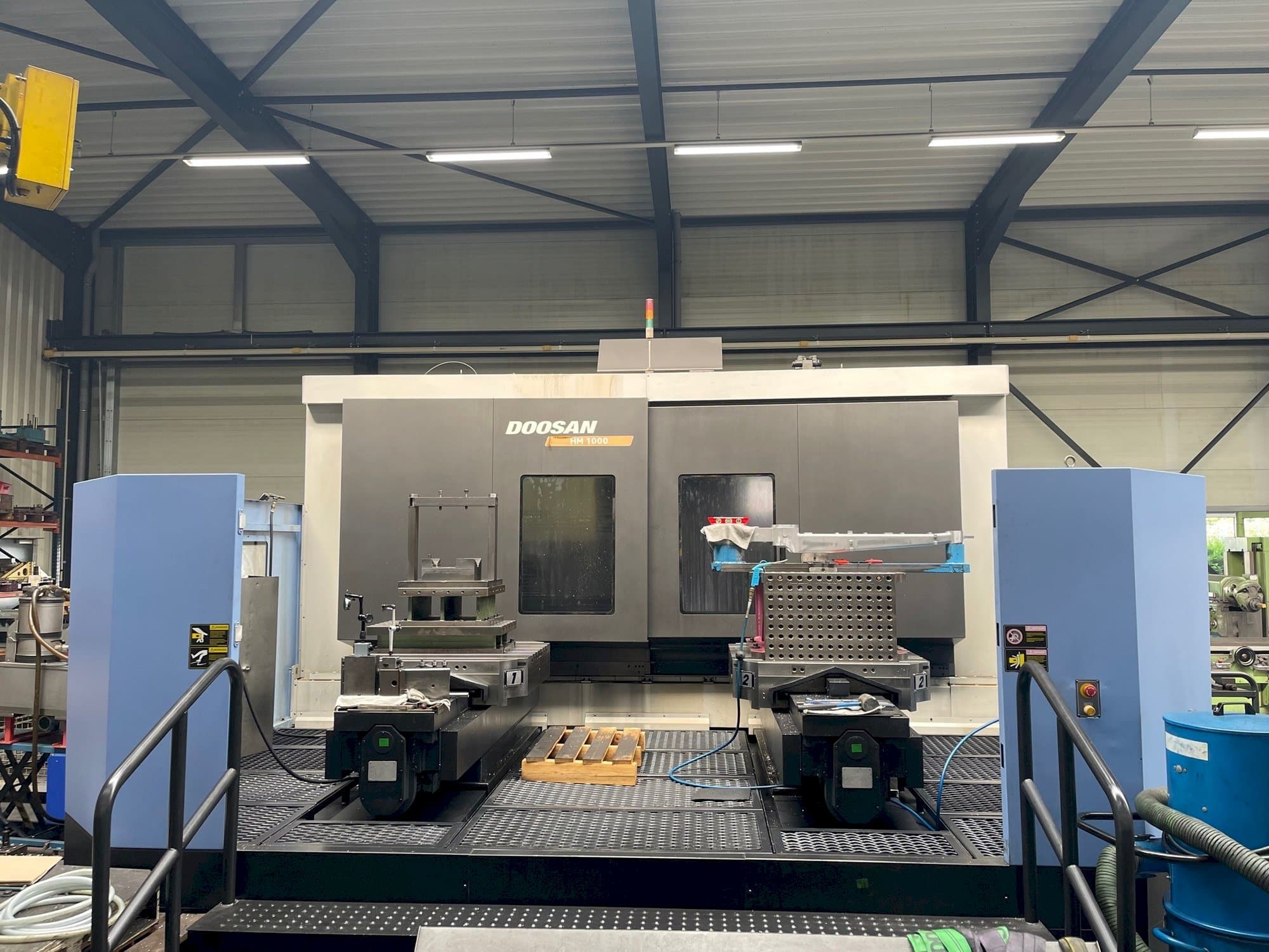 A Doosan HM 1000  gép elölnézete