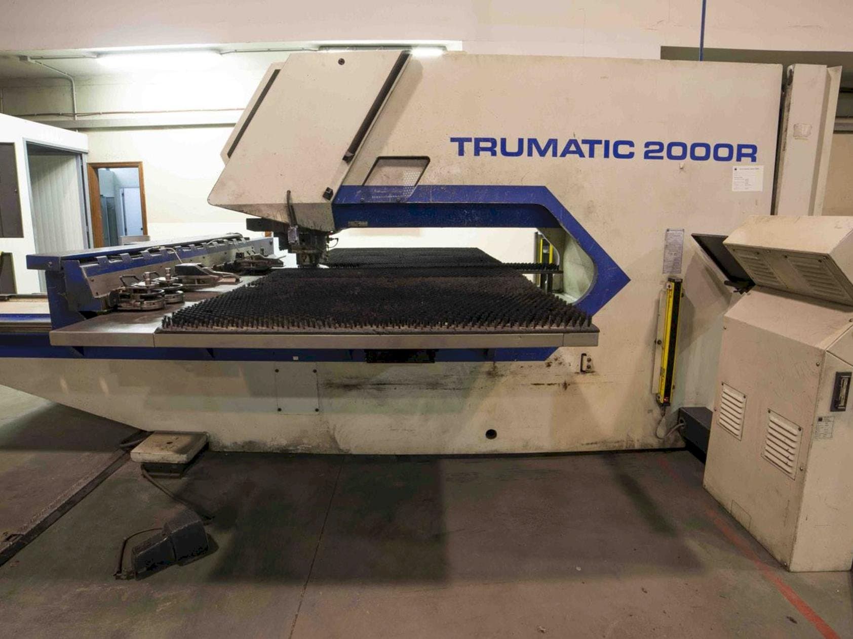 A Trumpf Trumatic 2000R  gép elölnézete
