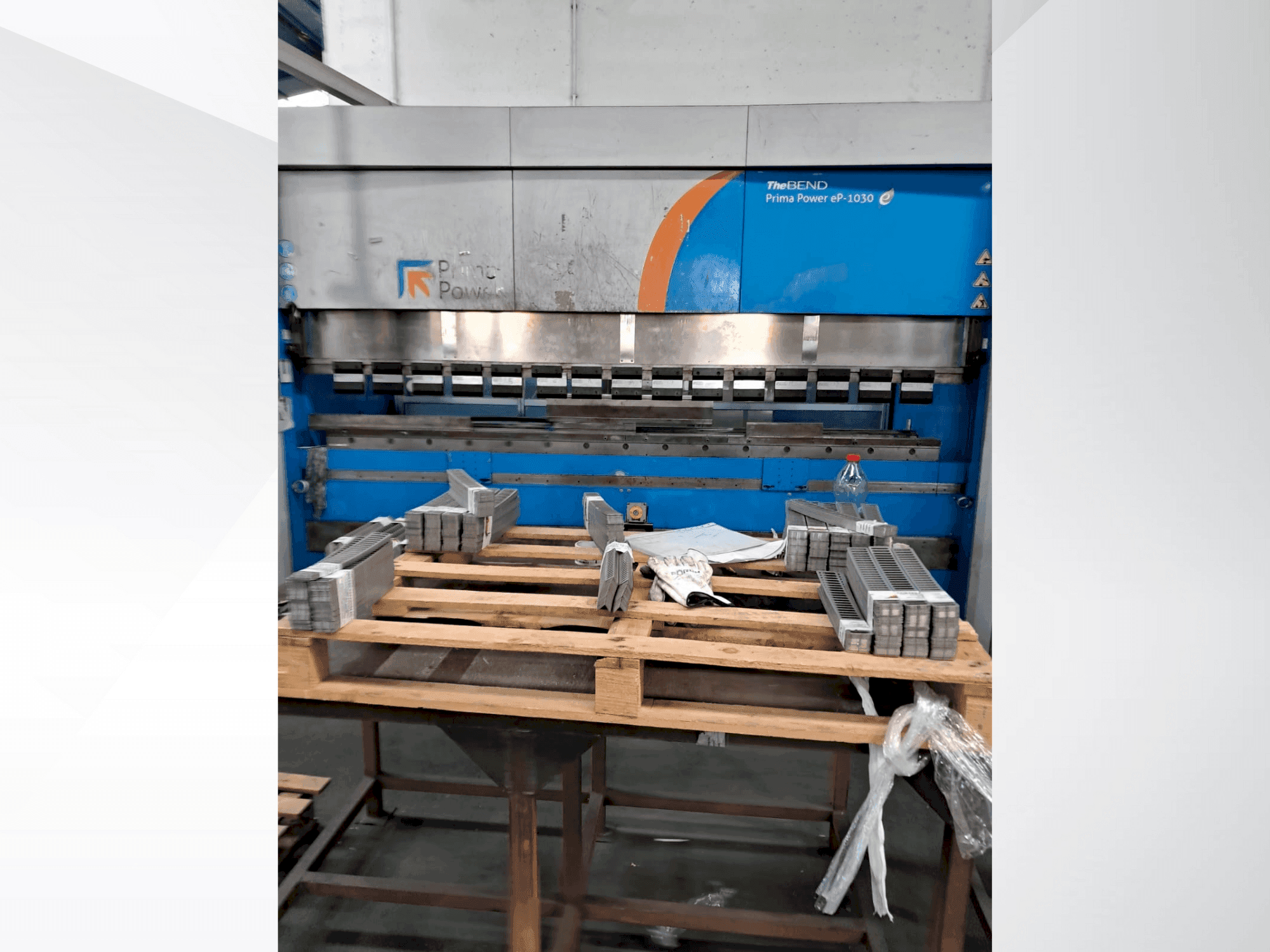 A Prima Power eP-1030  gép elölnézete