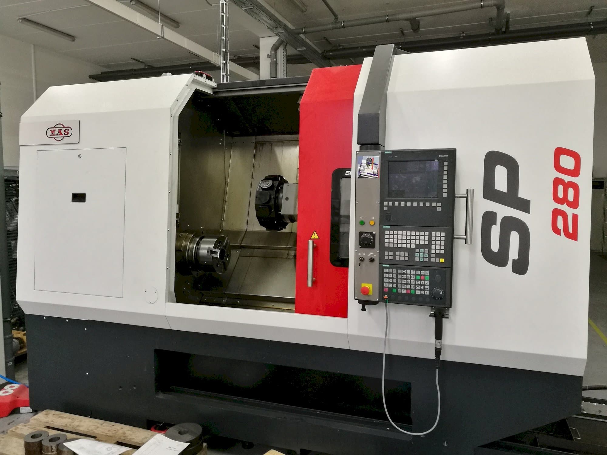 A KOVOSVIT MAS SP 280 SY  gép elölnézete