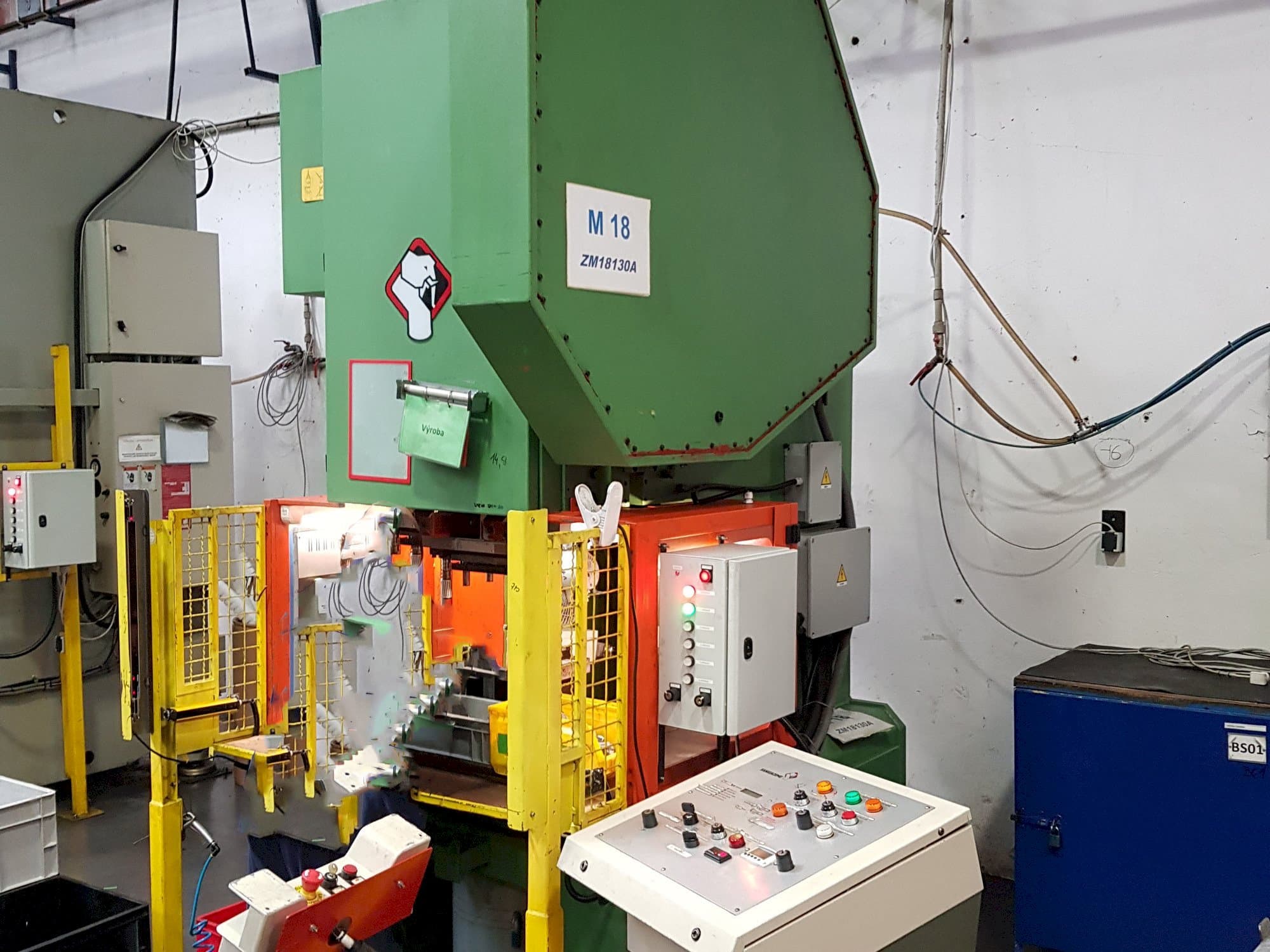 A Giacomo									 T 130R  gép elölnézete