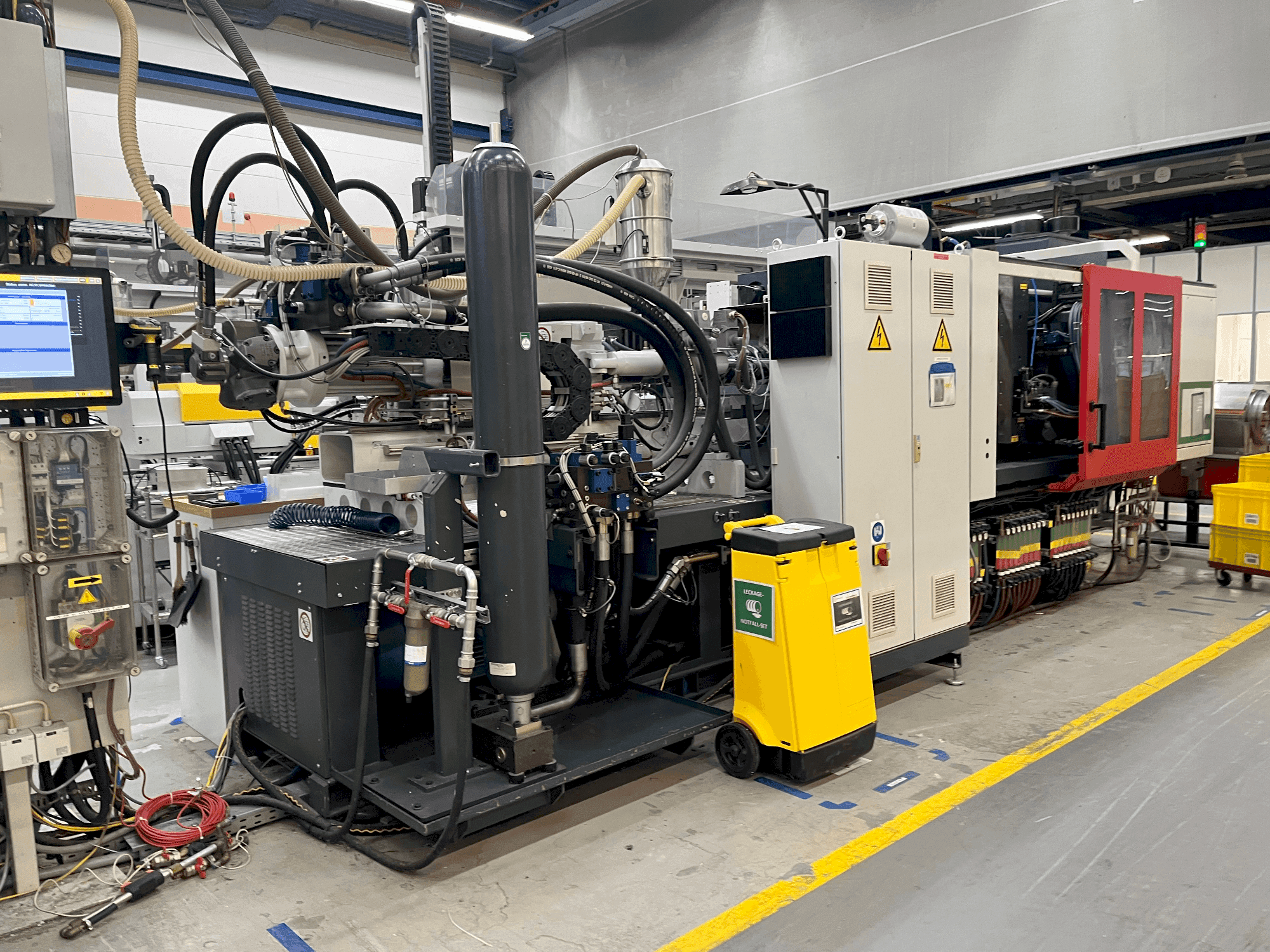 A FERROMATIK K-TEC 200 S  gép elölnézete