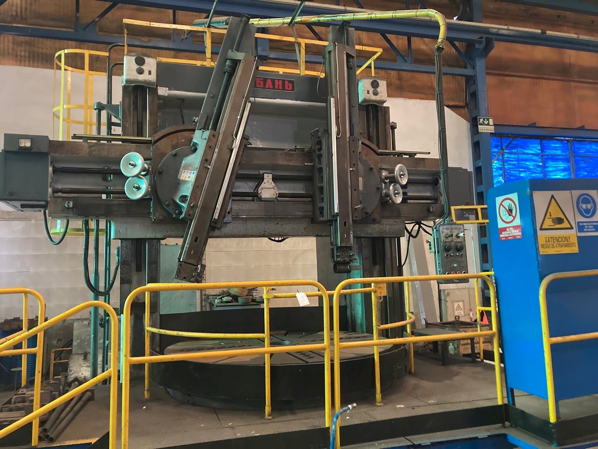 A STANKO   gép elölnézete