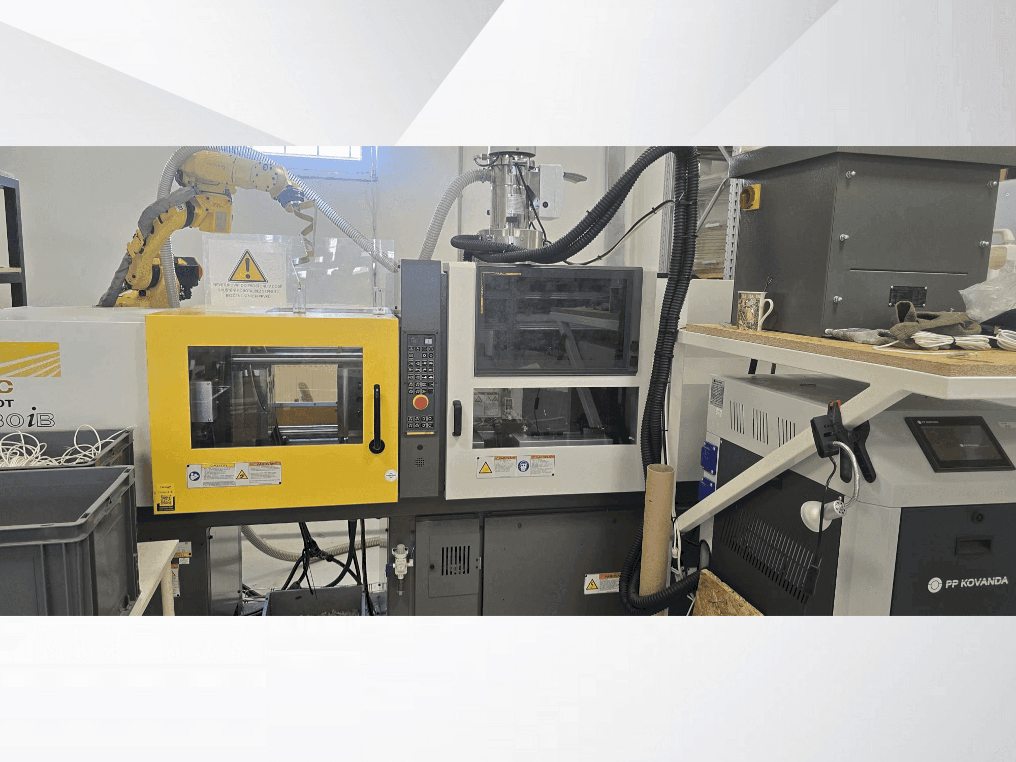 A FANUC Roboshot alpha-i30B  gép elölnézete
