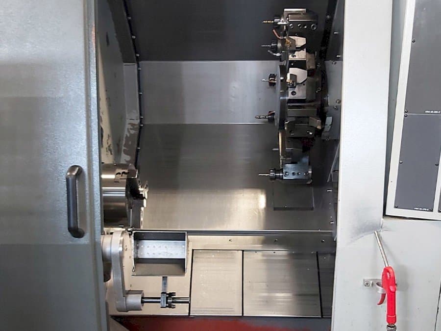 A Hyundai Kia SKT210SY  gép elölnézete