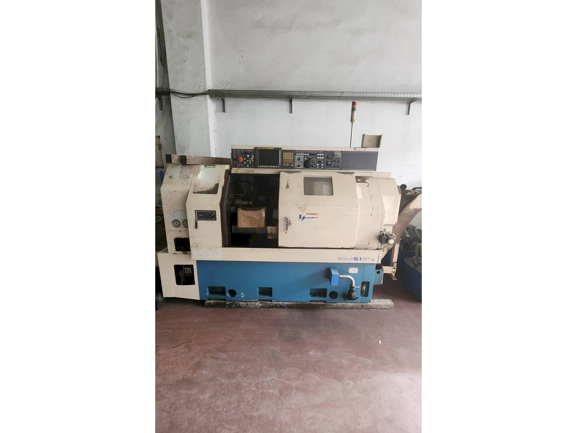 A Miyano BNJ 42 SY  gép elölnézete