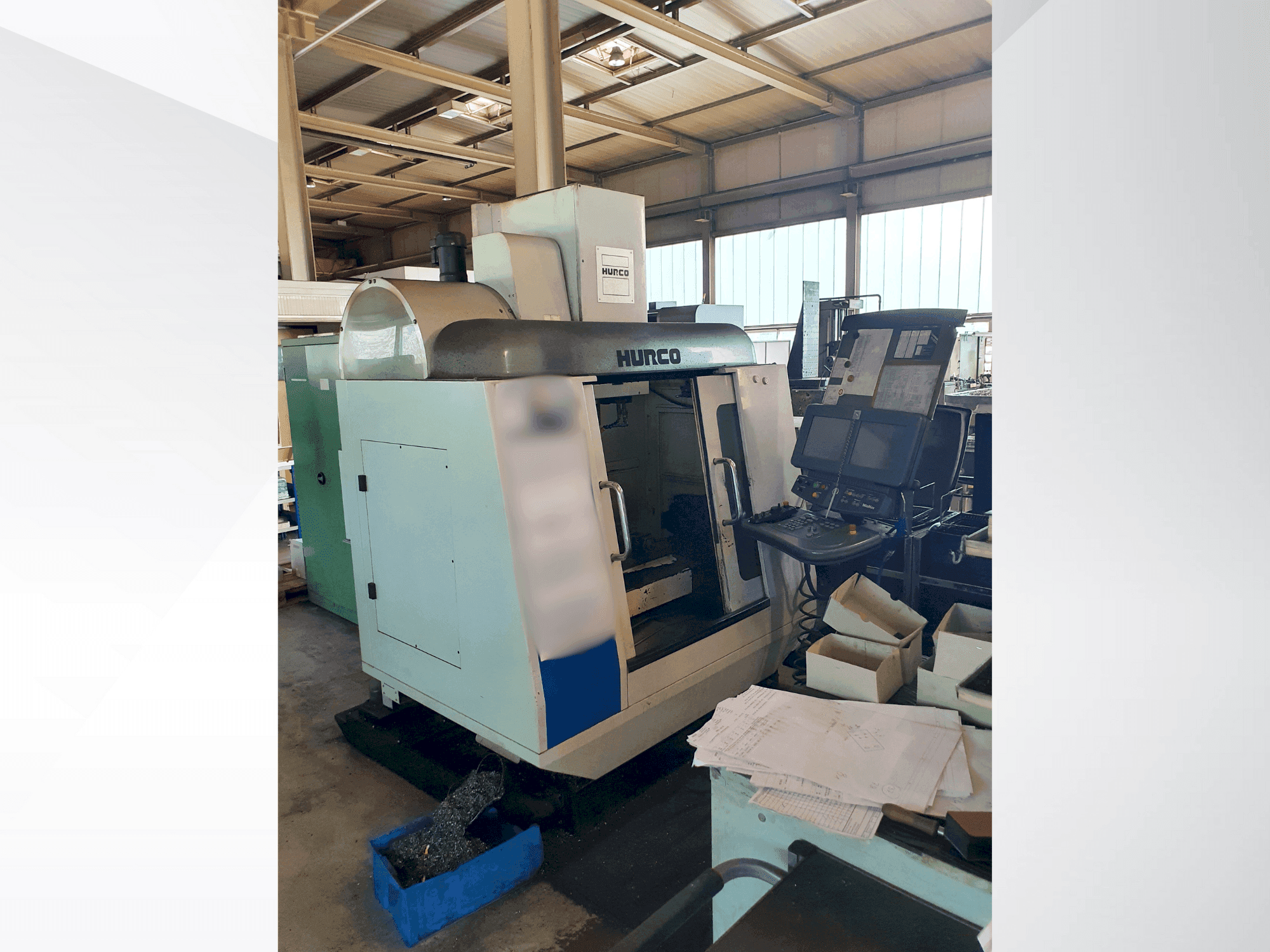 A Hurco VMX42T  gép elölnézete