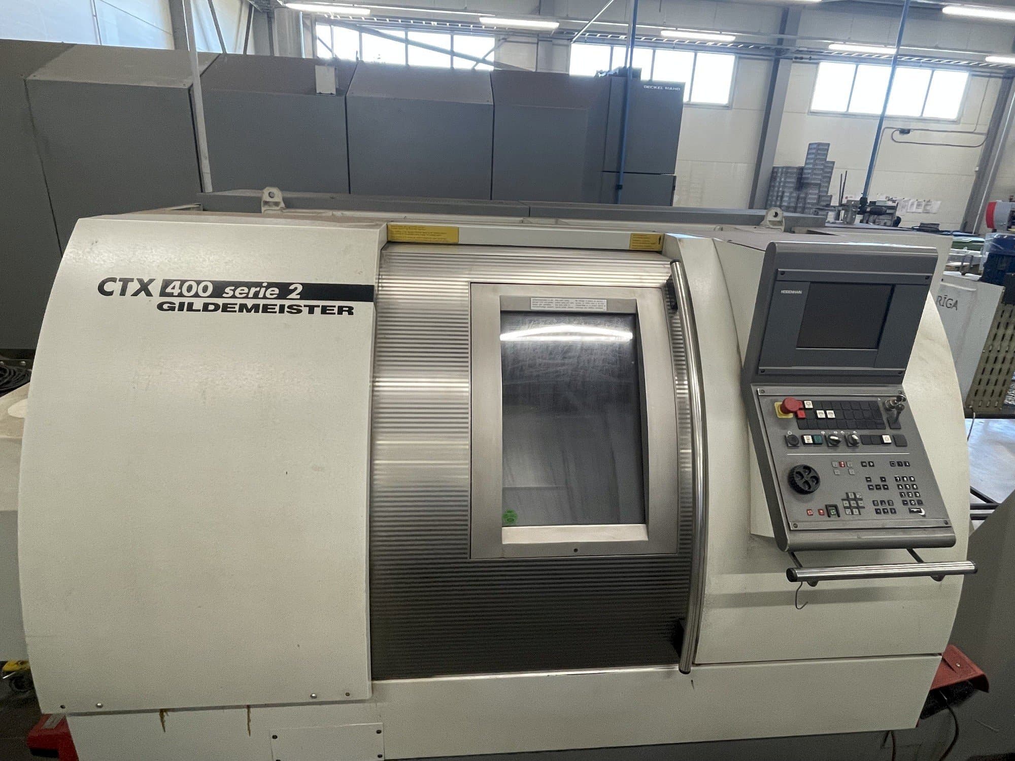 A Gildemeister CTX 400 S2 gép elölnézete