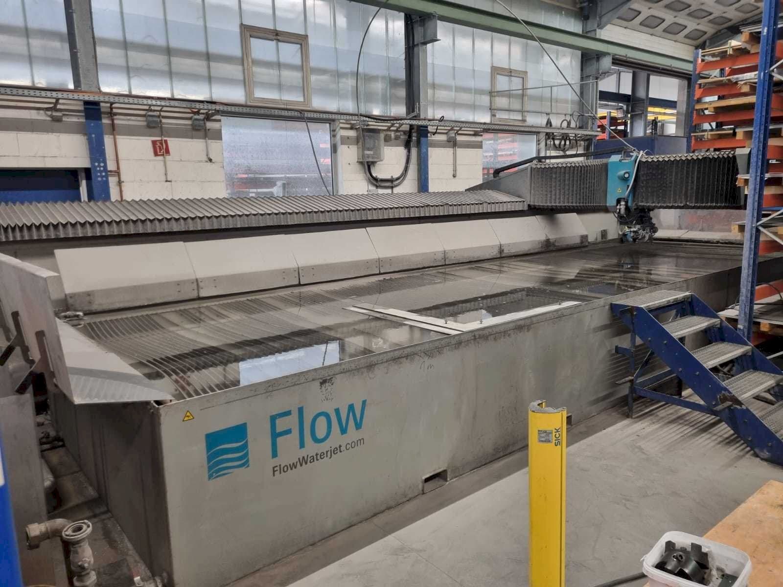 A Flow ADS 24/ll  gép elölnézete