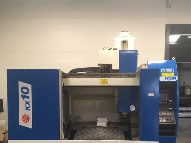 A Huron KX 10  gép elölnézete