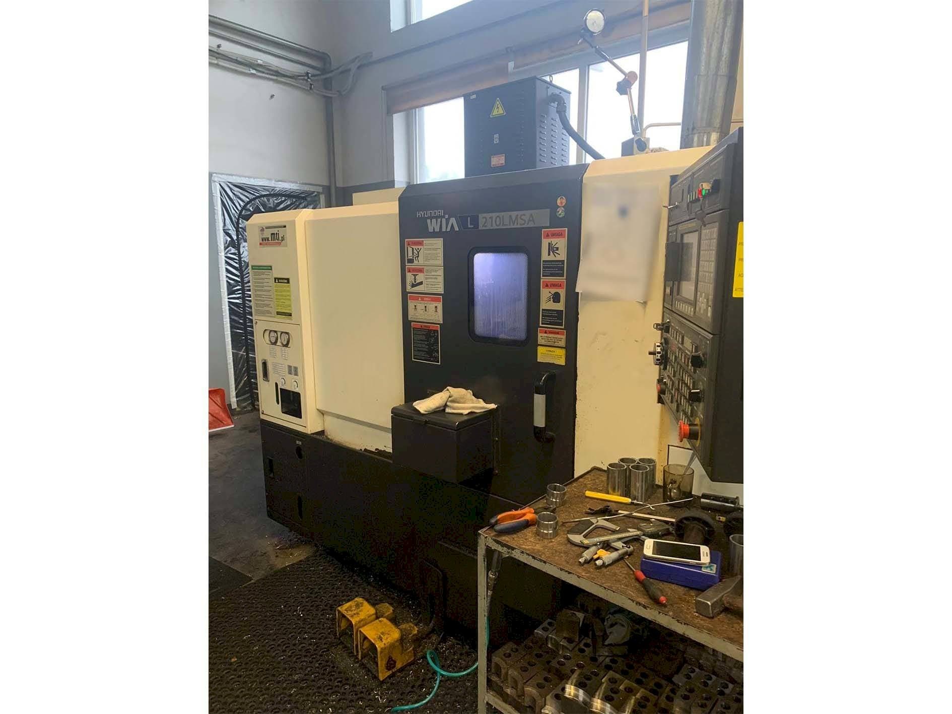 A Hyundai Wia L210LMSA  gép elölnézete