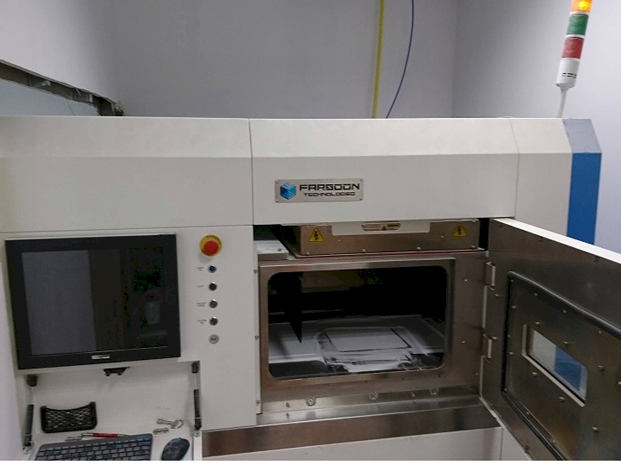 A FARSOON eForm  gép elölnézete