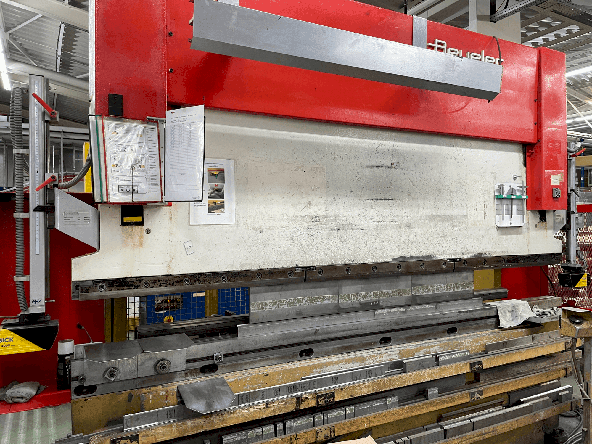 A BEYELER RT 125 x 3100  gép elölnézete