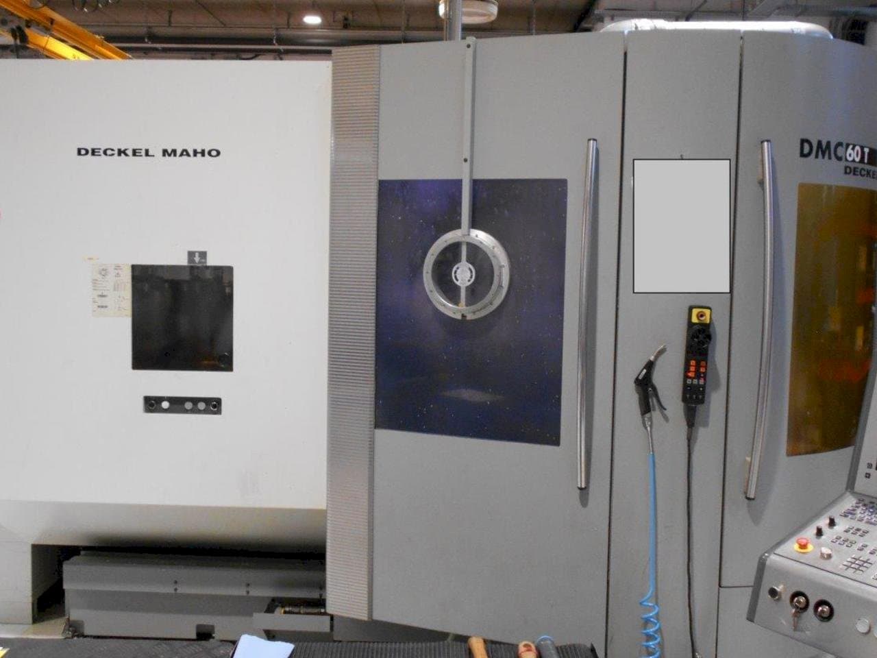 A DECKEL MAHO DMC 60T  gép elölnézete