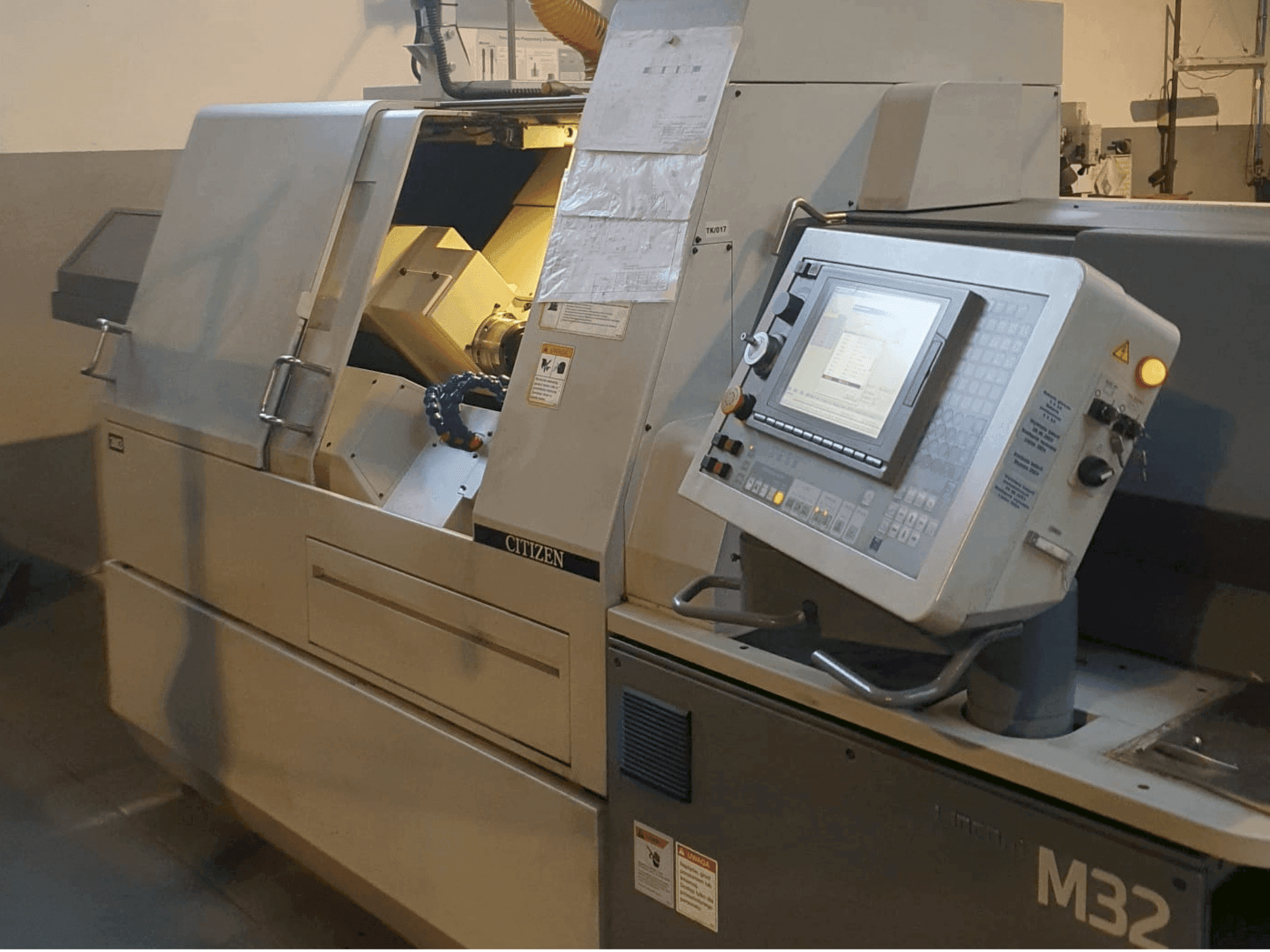 A Citizen M32 III  gép elölnézete