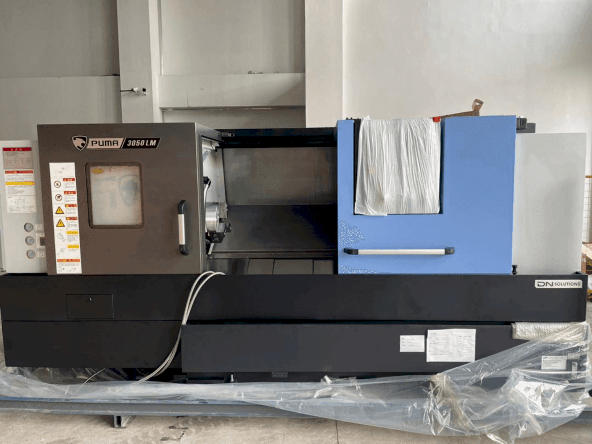 A DOOSAN PUMA 3050 LM  gép elölnézete