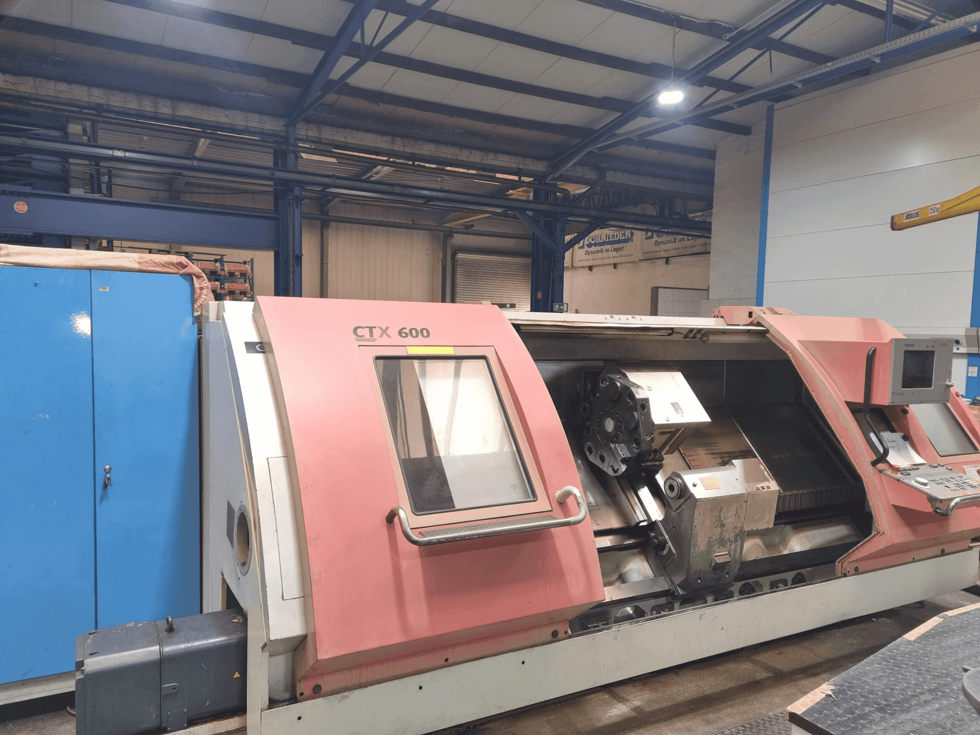 A Gildemeister CTX 600  gép elölnézete