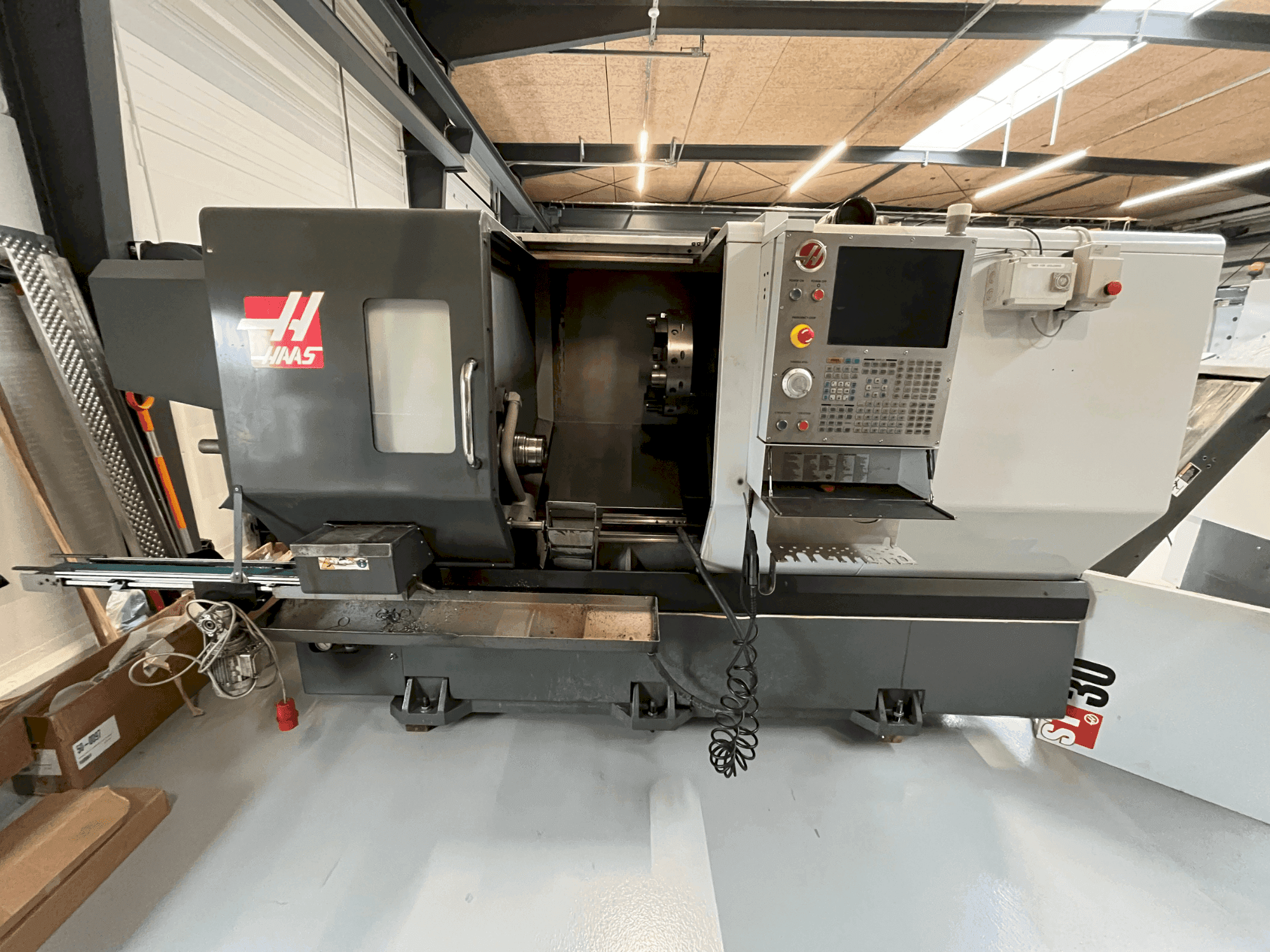 A HAAS ST-30  gép elölnézete