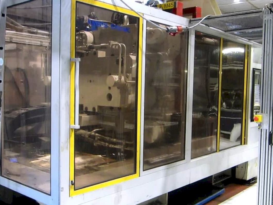 A Krauss Maffei KM 800/5700 MC gép elölnézete