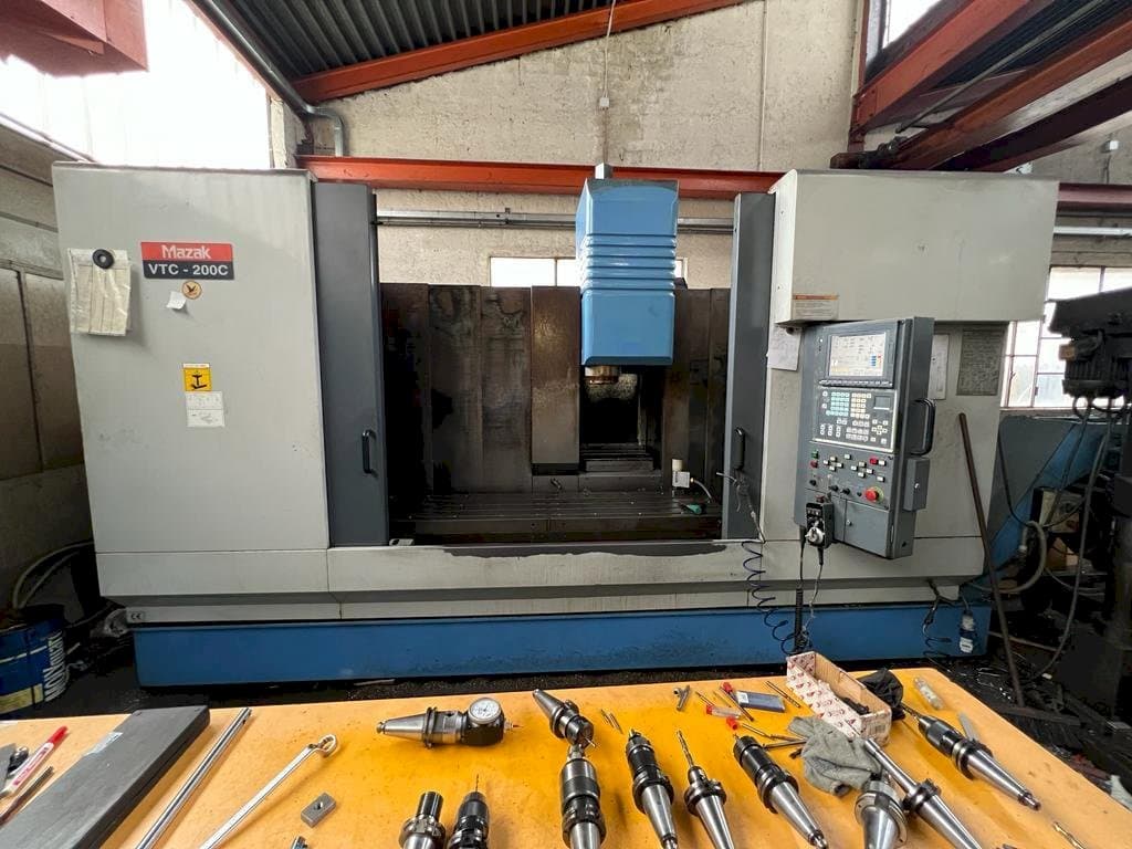 A Mazak VTC 200C  gép elölnézete