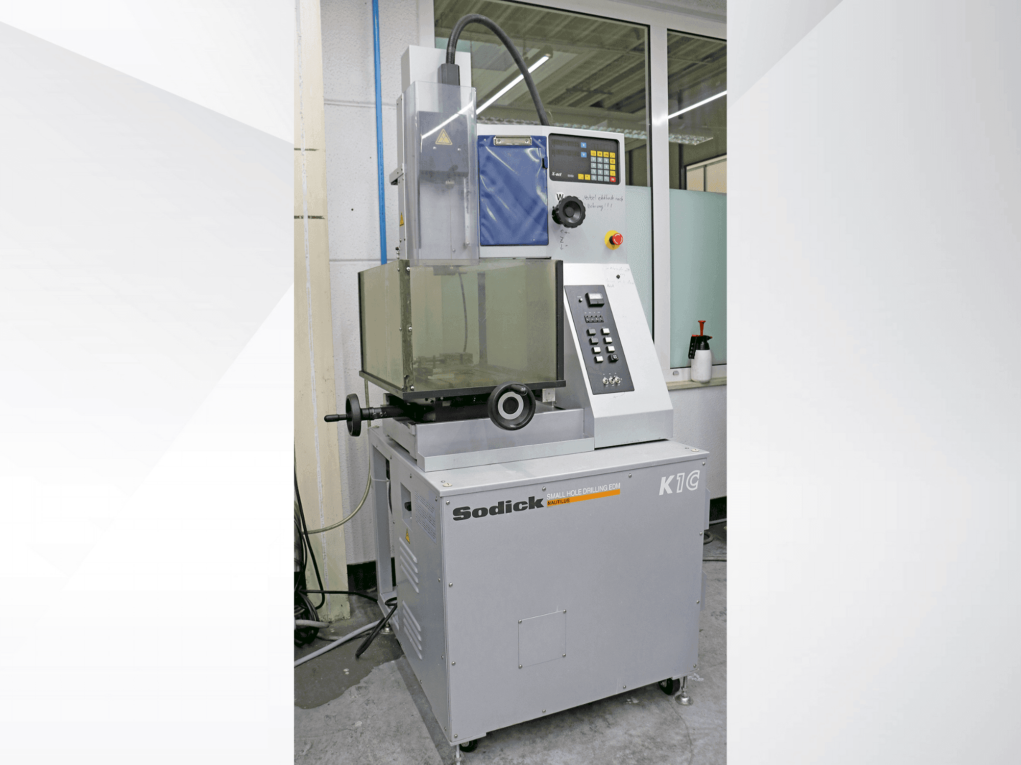 A Sodick KIC  gép elölnézete