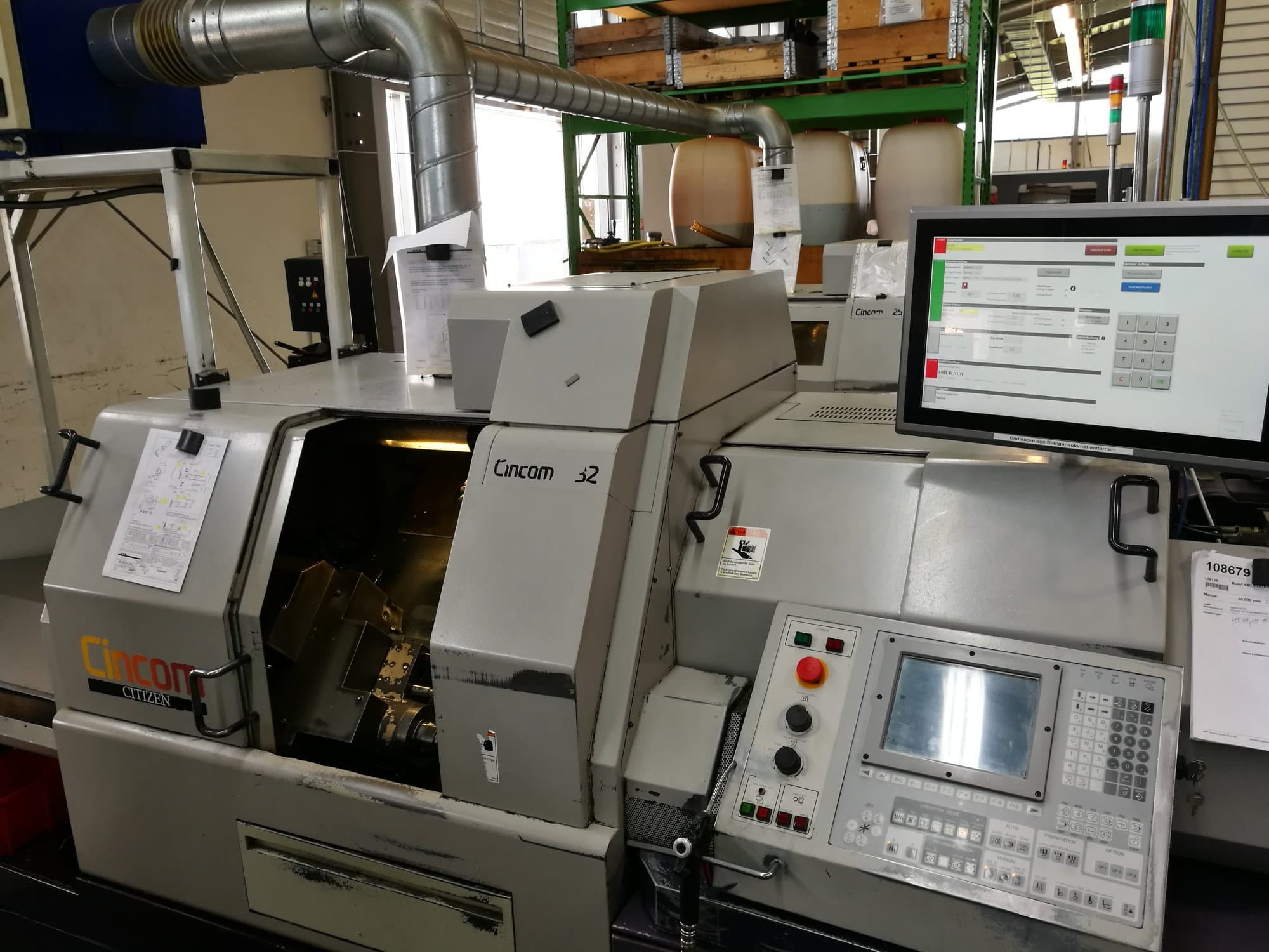 A CITIZEN CINCOM L32  gép elölnézete