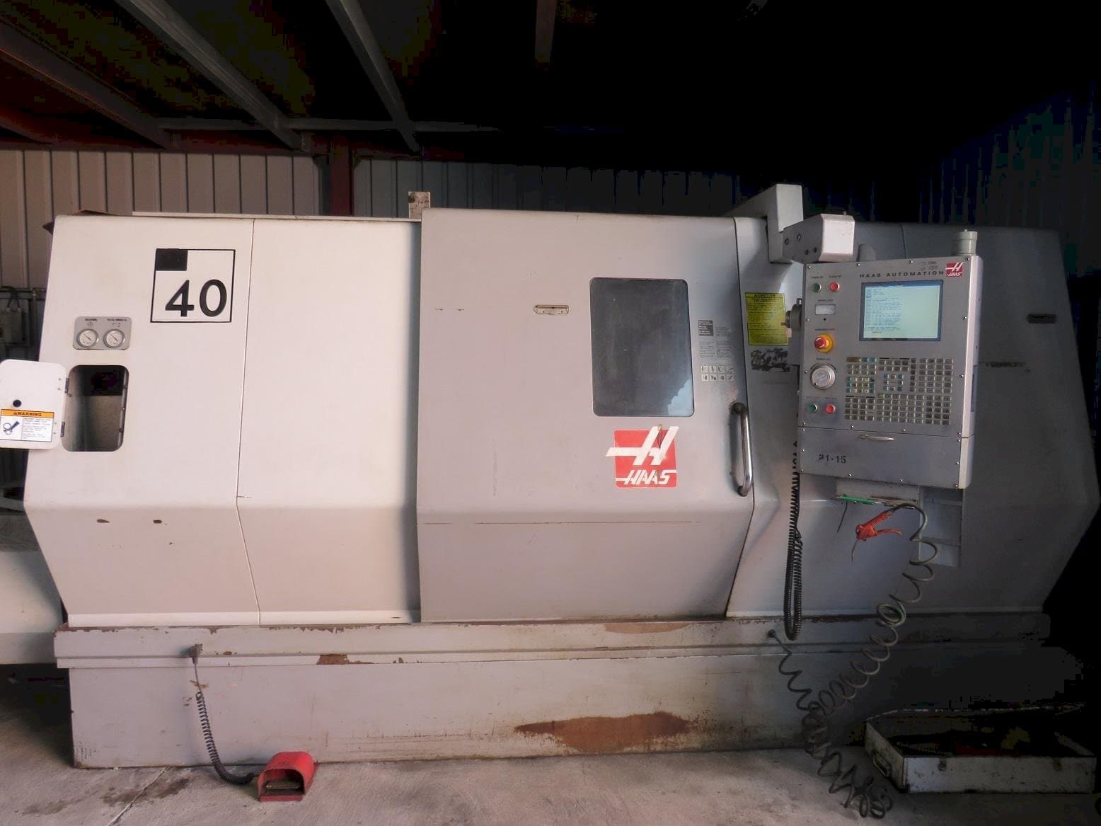 A HAAS SL-40  gép elölnézete