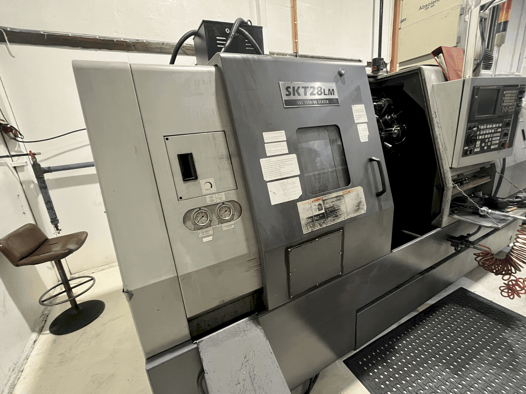 A Hyundai Kia SKT 28 LM  gép elölnézete