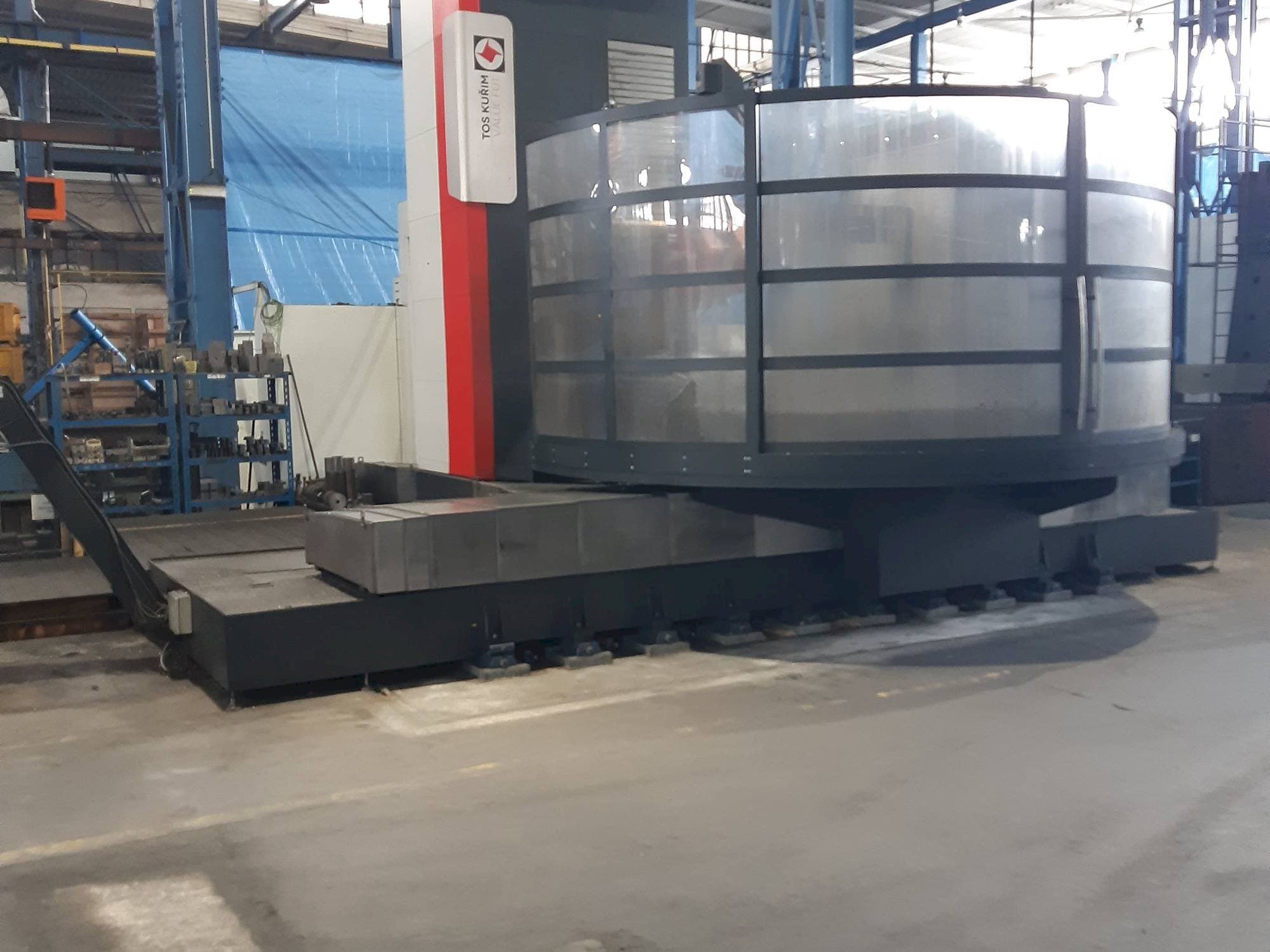 A TOS Kurim FUT 150  gép elölnézete