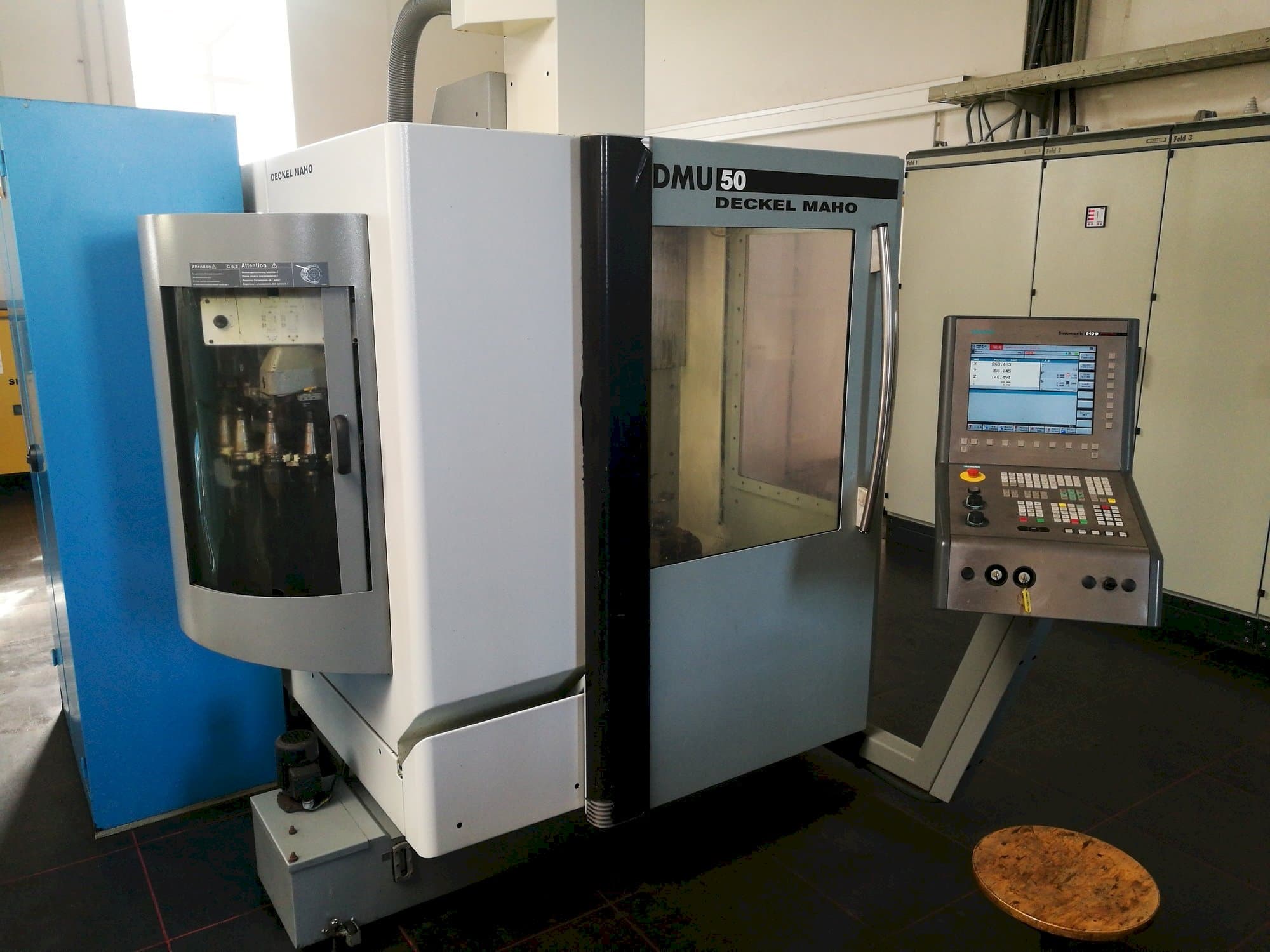 A DECKEL MAHO DMU 50  gép elölnézete
