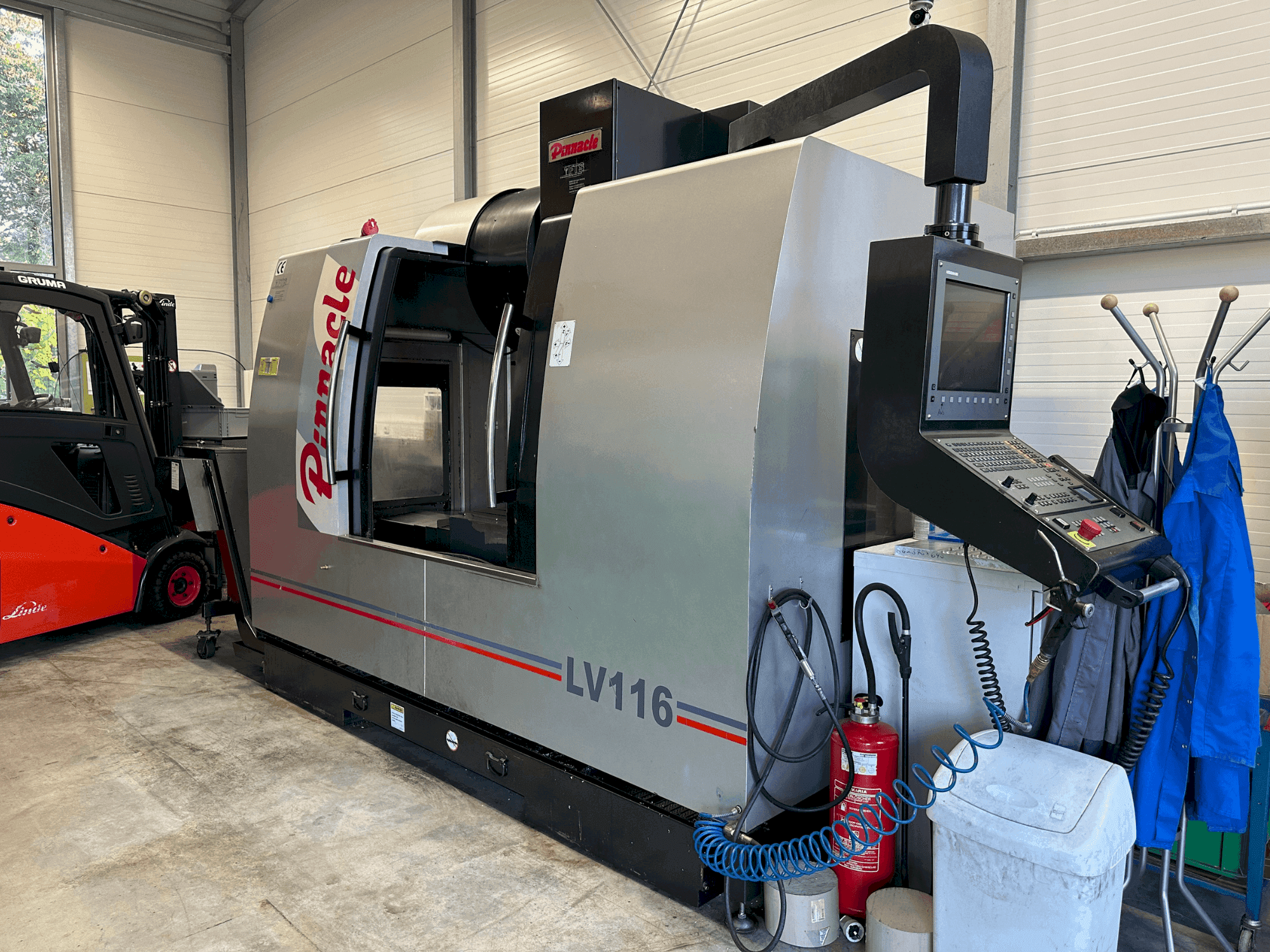 A Pinnacle LV116  gép elölnézete