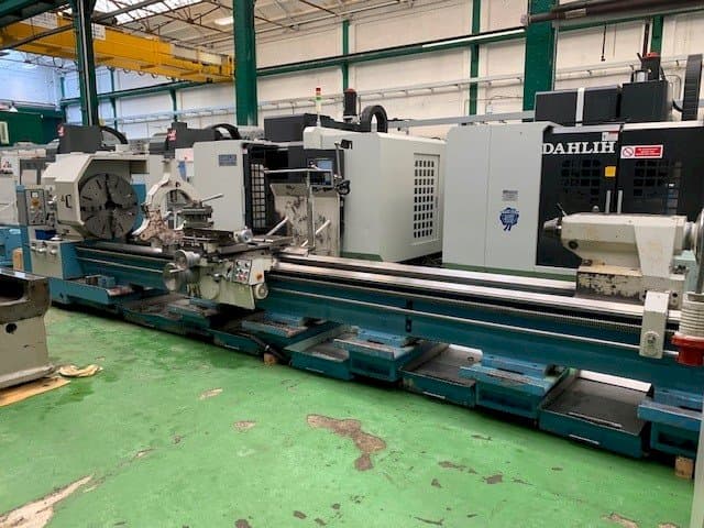 A Poreba TPK 80x5000  gép elölnézete